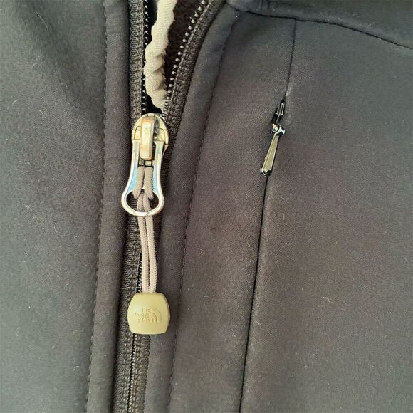 The North Face Men's Black Softshell Jacket Size M Weather Resistant - Picture 7 of 8